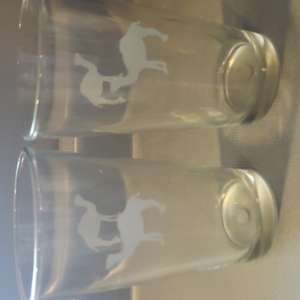 Set of pint glasses